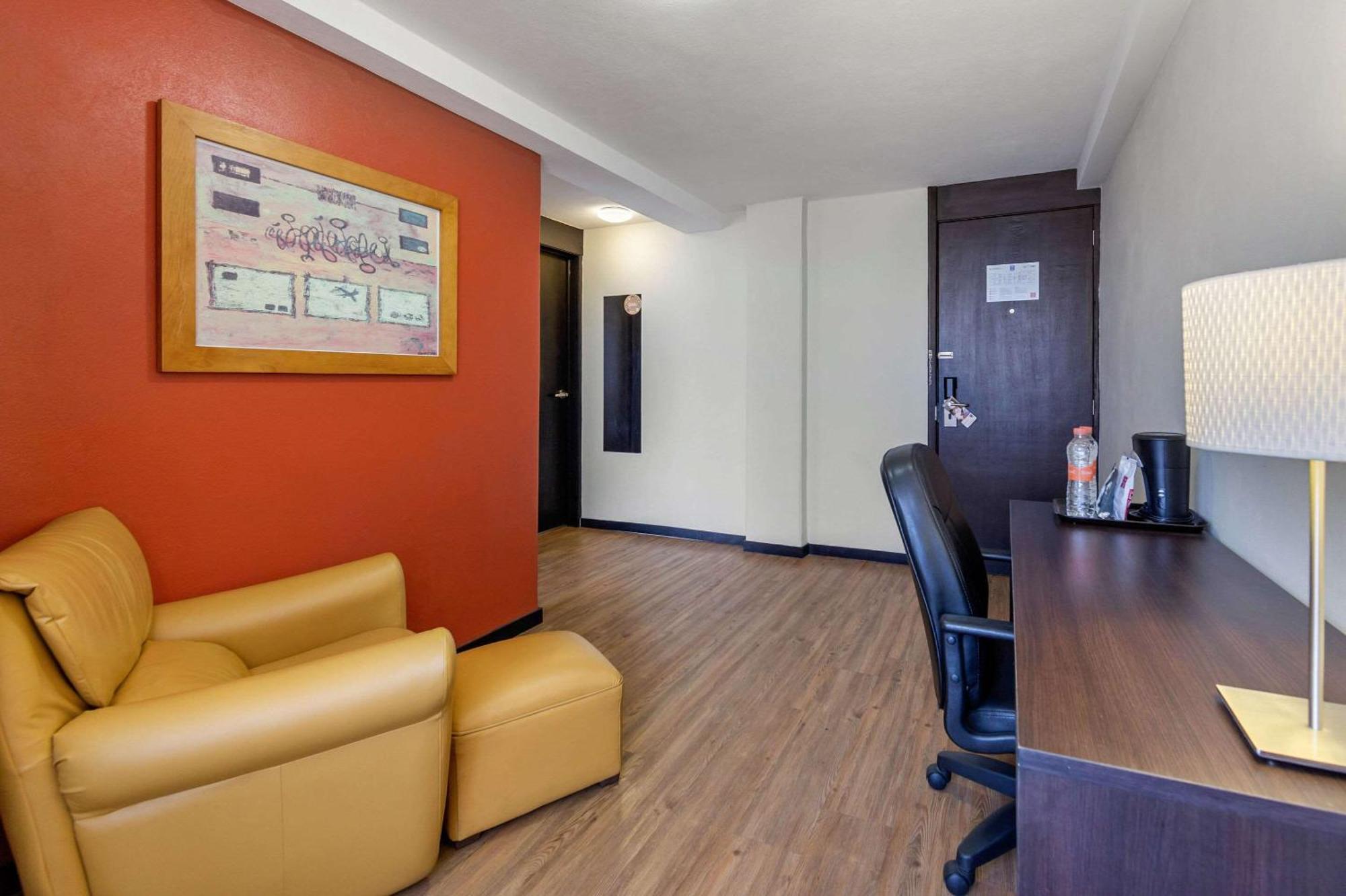 Comfort Inn San Luis Potosi Exterior photo
