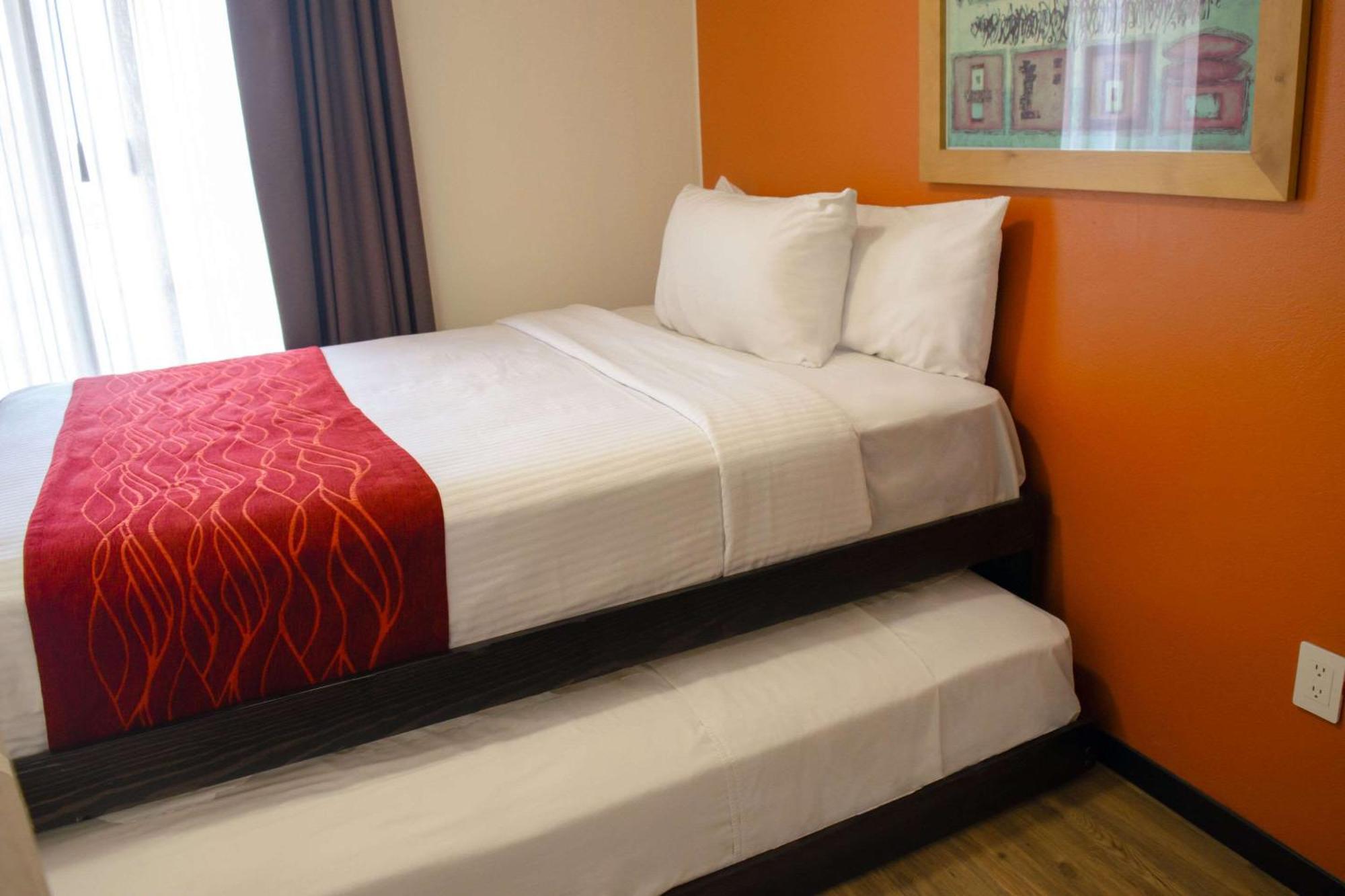 Comfort Inn San Luis Potosi Exterior photo